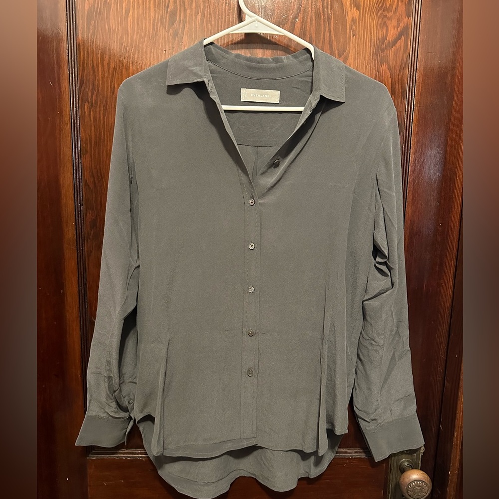 ✨NWOT✨ Everlane - The Washable Clean Silk Relaxed Shirt - 100% silk